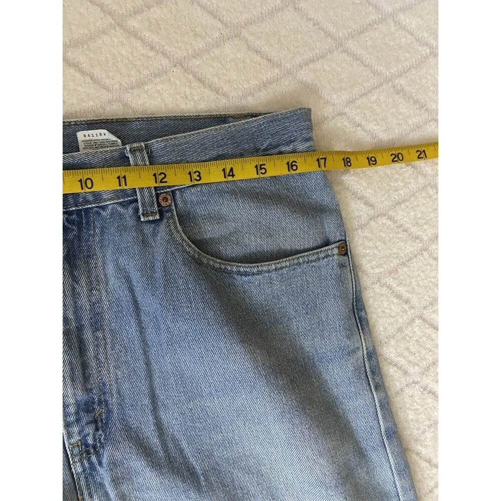 Vintage Levi’s 505 Light Blue Straight Leg Jeans Men’s Size 34W 34L